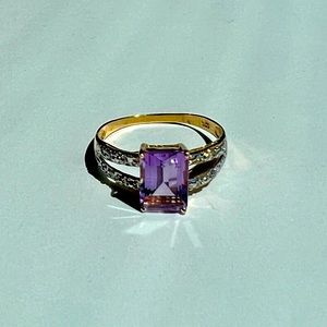 Amethyst, diamond and 10k yellow gold ring size 6.75